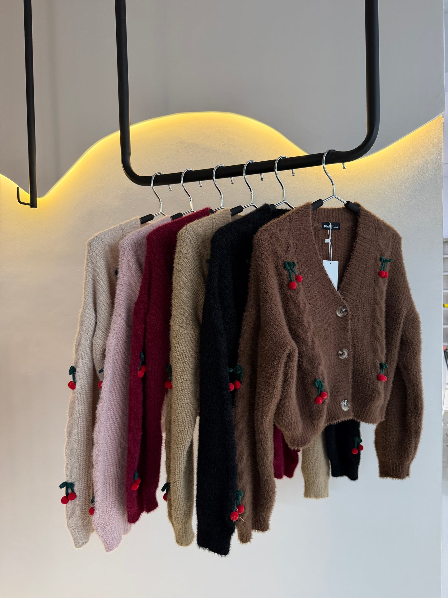 Sweater cherry