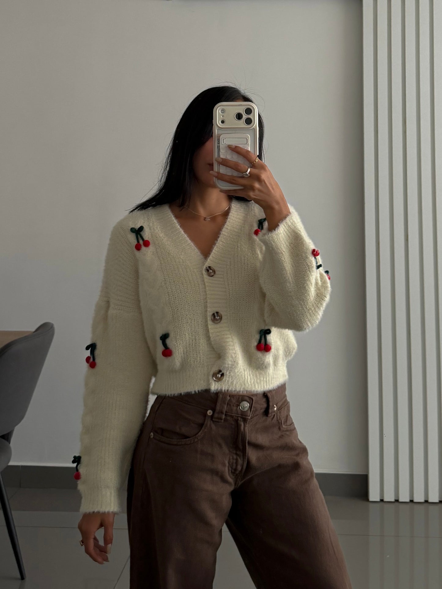Sweater cherry